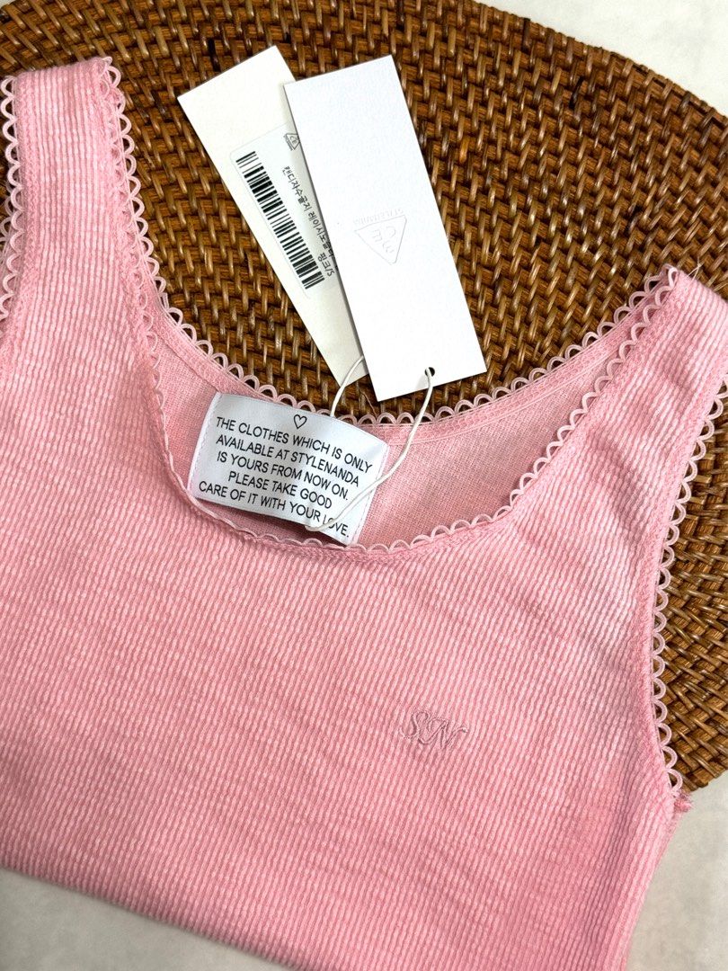 3CE stylenanda scallop lace trim pink crop top, Women's Fashion