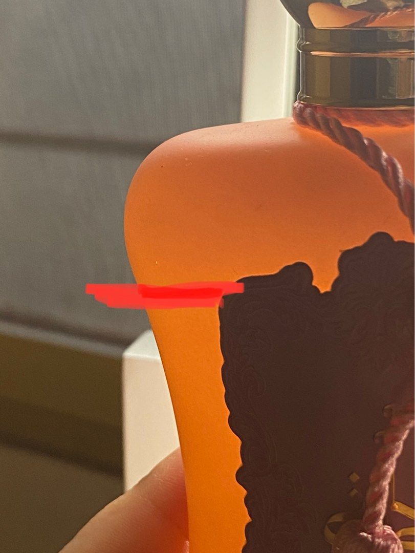 Afnan Zimaya Fatima 100ml (Category: Fragrance & Deodorants) located in Quezon City. Submitted by cookiekay (Listing ID 1303981771, Image 3). Description: Still comes with the box 📍QC AROUND 85-90% juice level (see photo for reference) DECLUTTERING.