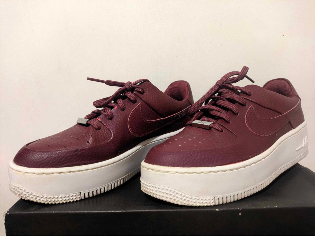 Nike air force 1 sage low red hotsell