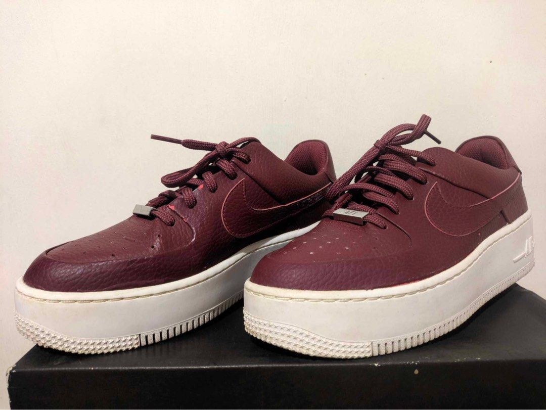 Nike air force 1 sage low red best sale
