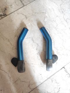 Alloy bar end grip for bicycles