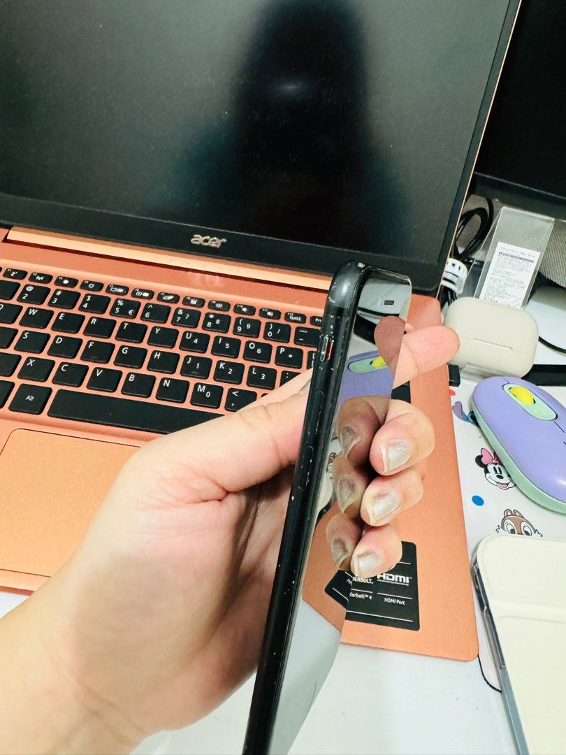 Apple Iphone 7 (Category: iPhone 7 Series) located in Quezon City. Submitted by brandbureau (Listing ID 1304022850, Image 3). Description: Good condition no issues Iphone 7 32GB some scratches on the back / side free case.