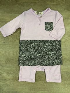 (Category: ) located in . Submitted by goodclothez (Listing ID 1304078687, Image 1). Description: .
