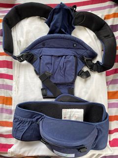 Baby carrier with seat