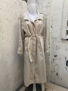 BEIGE TRENCH COAT LARGE TO XL WOMEN