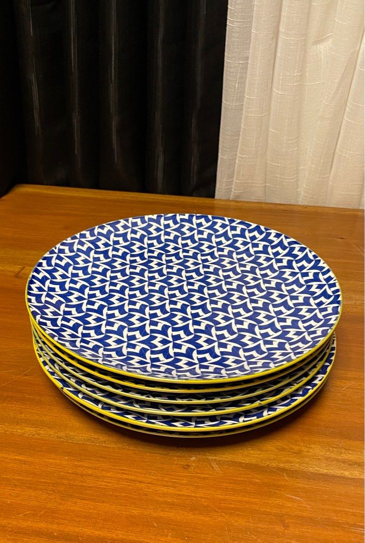 BLUE YELLOW AND RED RIMMED CERAMIC PLATES (Category: Dinnerware & Cutlery) located in Antipolo. Submitted by ensleyy.cl (Listing ID 1304035308, Image 2). Description: JAPAN SURPLUS ❗️❗️💕 🌸🍽️🌸🍽️ BLUE YELLOW AND RED RIMMED CERAMIC PLATES •6 pieces Red rimmed Big Plates •6 pieces Yellow Rimmed Big Plates Patterns are different based on sa rim ng plates NO ISSUE BIG PLATES ALL CERAMIC PRETTY DESIGNS FOR SPECIAL OCCASSIONS ❤️ Or pampaganda lang n