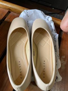 BRAND NEW WOMEN SHOES