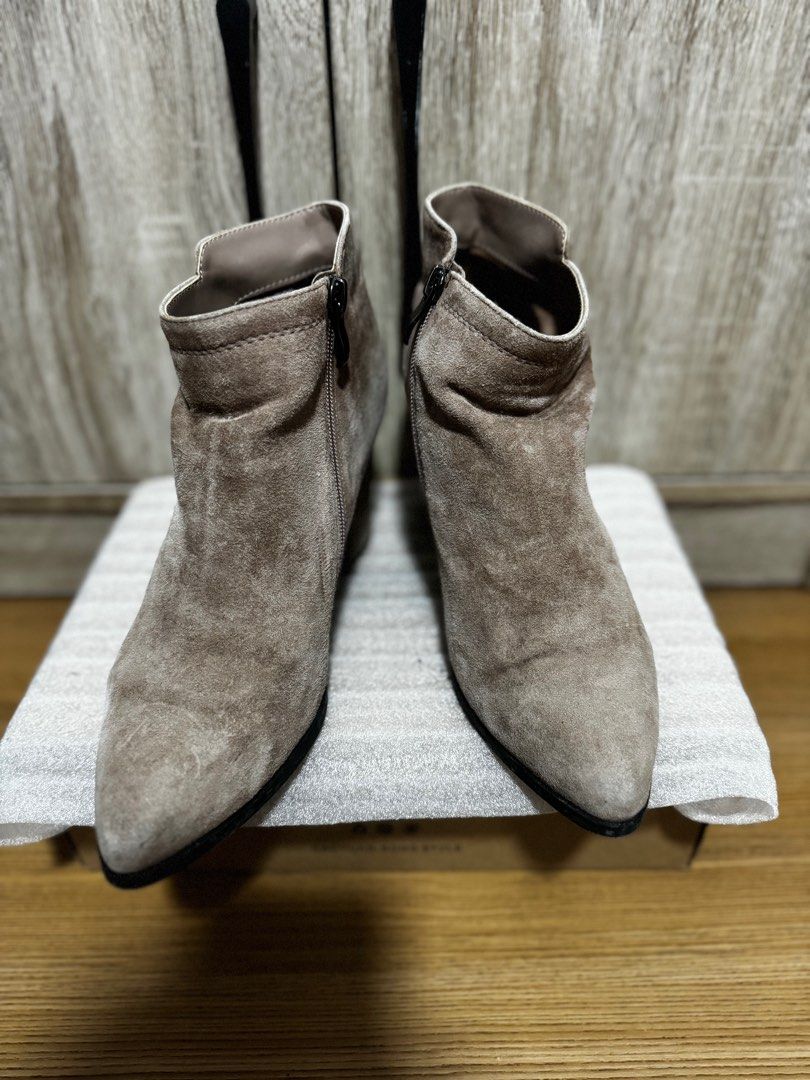 Cheap sexy boots with block heels Women s Fashion Footwear Boots on Carousell