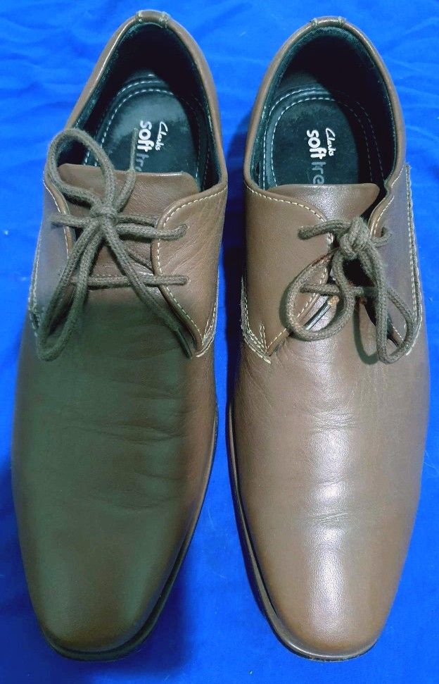 Clarks soft tread mens shoes deals