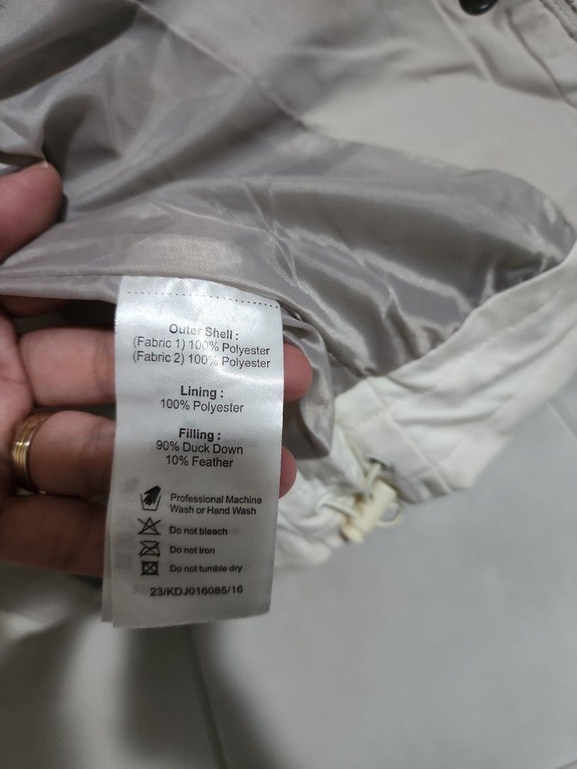 Winter Down Jacket (Category: Babies & Kids Fashion) located in Singapore. Submitted by juneree (Listing ID 1304000096, Image 4). Description: .