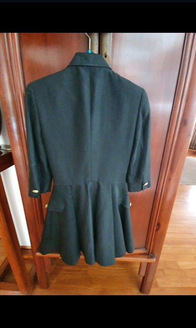 Versace Istante (Category: Dresses) located in Singapore. Submitted by tulbagh2009 (Listing ID 1304013773, Image 2). Description: This was purchased in Frankfurt in 1990 from a designer boutique. Worn once to a wedding and sitting in my closet ever since. Now too small.