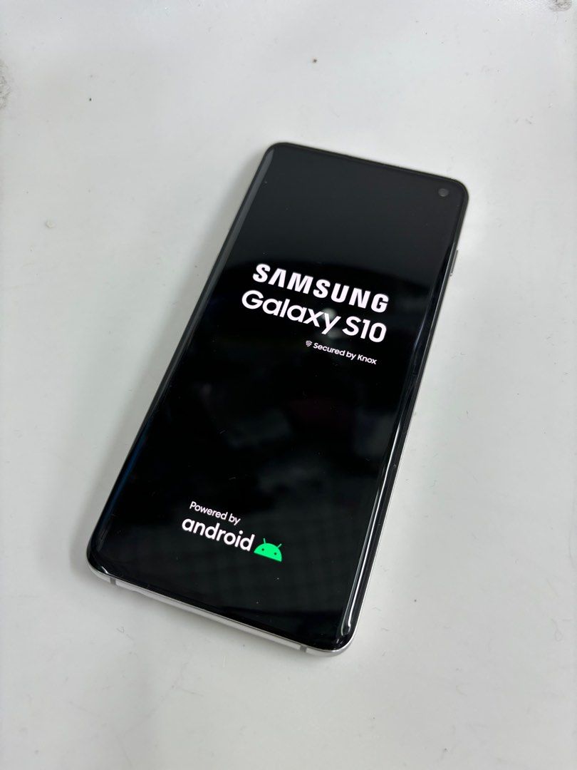 Galaxy S10 128gb 8g ram White (Category: Samsung) located in San Juan City. Submitted by AshleyandLynGeneralmerchandise (Listing ID 1304015939, Image 3). Description: We accept trade in Credit card / Home Credit Shipping Meet ups / Delivery Fb page: Ashley & Lyn.