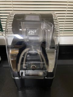 Heavy duty blender machine, perfect for smoothies and cocktails
