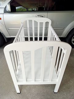 Heavy duty wooden Baby/toddler crib