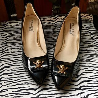high heels gold skulls black shoes ladyboss