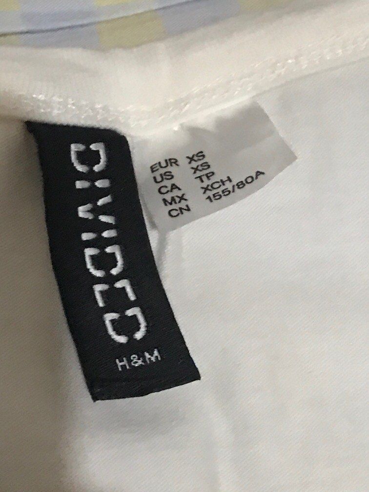 H&M crop top (Category: Others Tops) located in Antipolo. Submitted by random.findss (Listing ID 1303992904, Image 2). Description: - used once ❣️ .