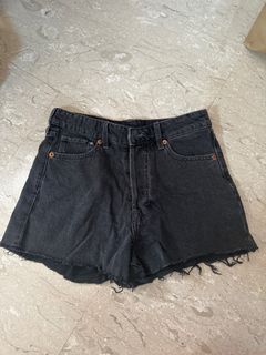 (Category: ) located in . Submitted by 11060412 (Listing ID 1303960288, Image 1). Description: .