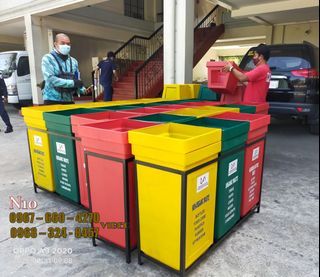 hooded trash bin king size 132 liters