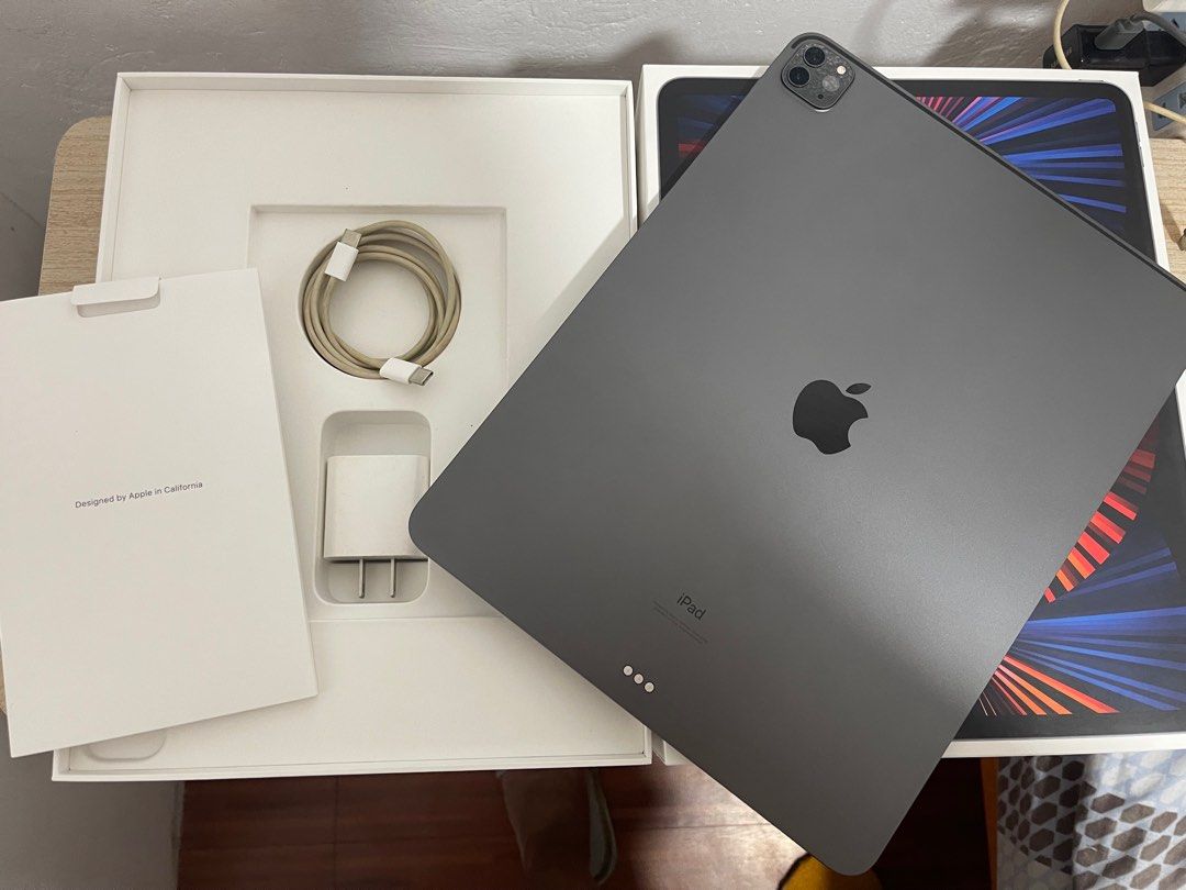 Ipad Pro 5th Gen 12.9 inches M1 Chip (Category: iPad) located in Makati City. Submitted by itsmedimple (Listing ID 1303992511, Image 2). Description: Ipad Pro 5th Gen 12.9 inches M1 Chip 128g Wifi Only Complete package all original Unit and Box Same Serial Number Purchased March 2022 97% Smooth Signs of Usage 100% Smooth (Performance) No history of repair Magic Keyboard not included Meet up place: BGC .
