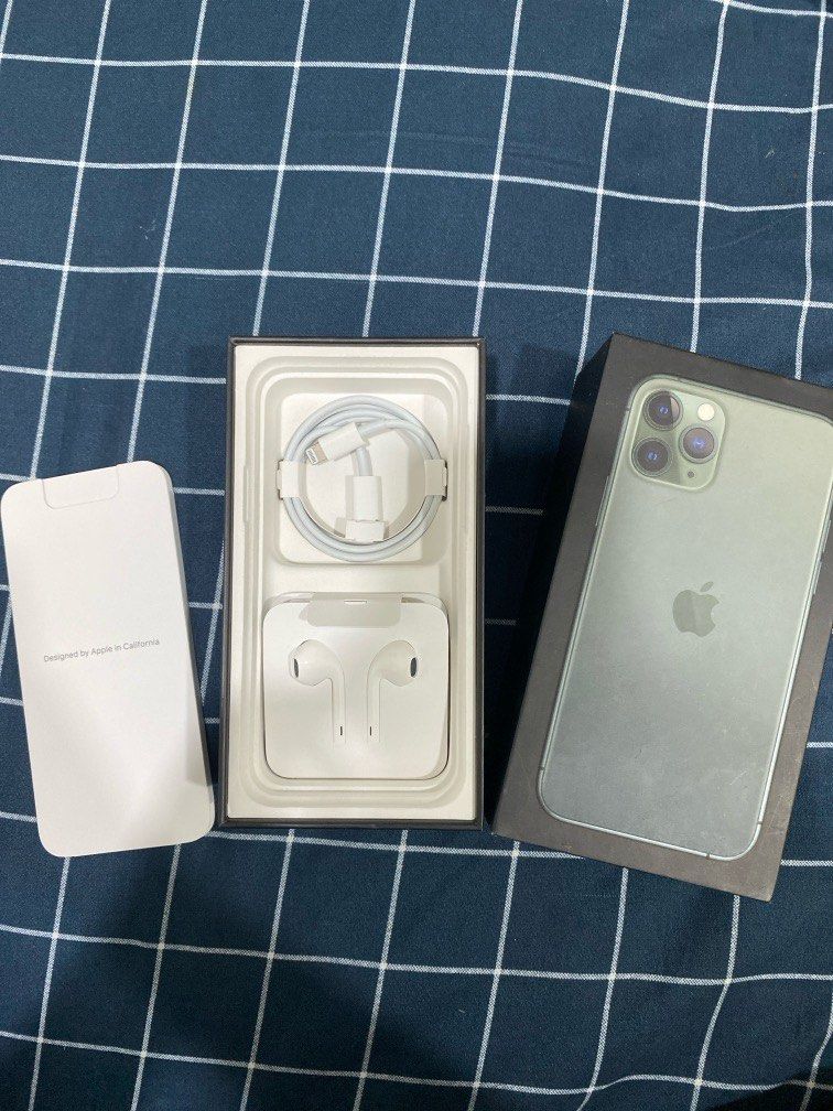 Iphone 11 comes with earphones 2025