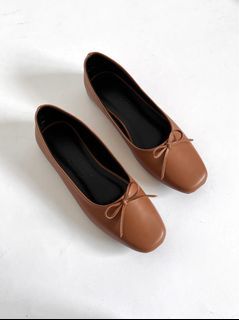 Kees Tali Shoes in Tan