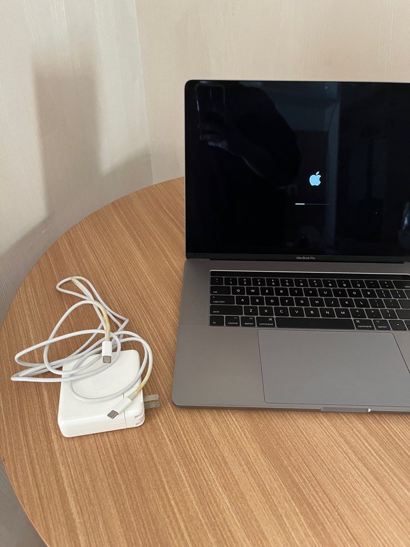 Macbook Pro 2017 15 inch ssd 512Gb ex Ibox, Elektronik, Komputer ...