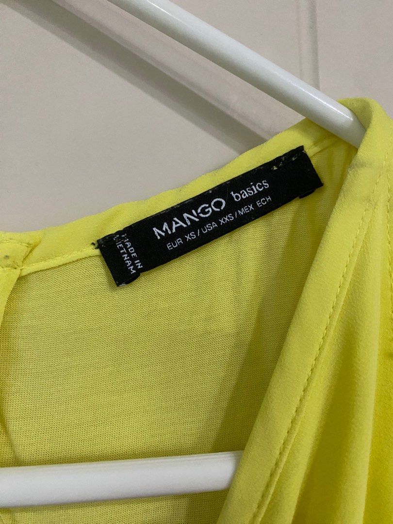 Mango Sleeveless (Category: Sleeveless) located in Quezon City. Submitted by inxshop (Listing ID 1304014253, Image 3). Description: Check close-up photo for tag details. RFS: decluttering Fits XS to S frames Pick-up/Rider fee c/o Buyer.