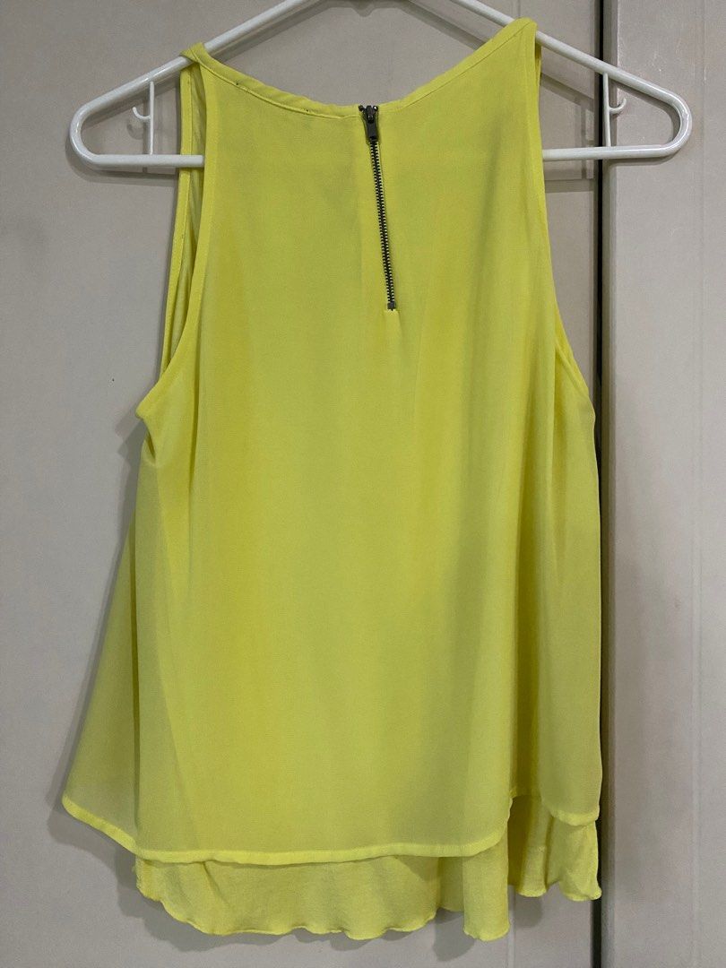 Mango Sleeveless (Category: Sleeveless) located in Quezon City. Submitted by inxshop (Listing ID 1304014253, Image 2). Description: Check close-up photo for tag details. RFS: decluttering Fits XS to S frames Pick-up/Rider fee c/o Buyer.