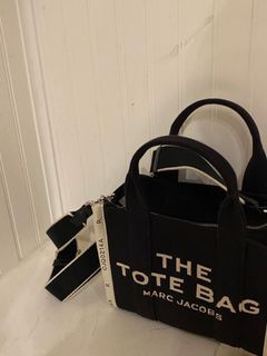 MARC JACOBS TOTE BAG SMALL SIZE
