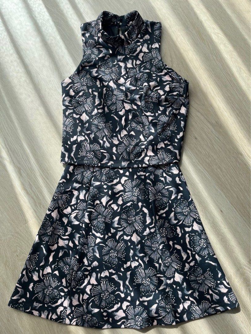 Miss selfridge black floral dress top