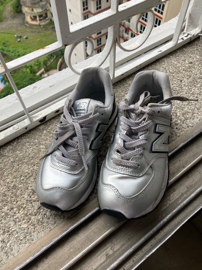 NEW BALANCE 574 METALLIC SILVER