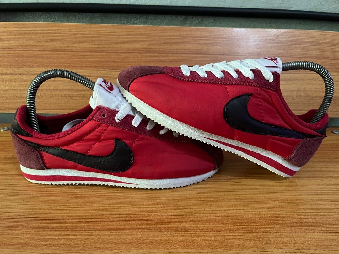 Nike cortez merah top