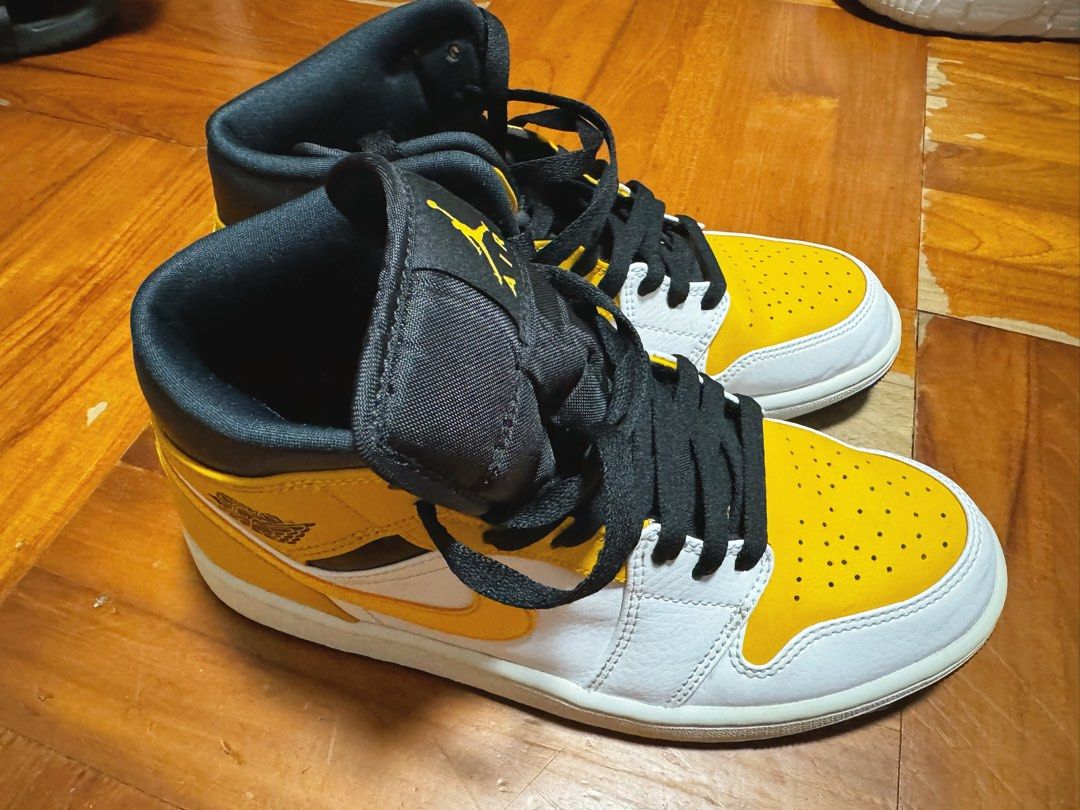 Air jordan mid 1 black and yellow discount
