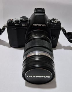 Olympus OM-D E-M5 Mirrorless Micro Four Thirds Digital Camera