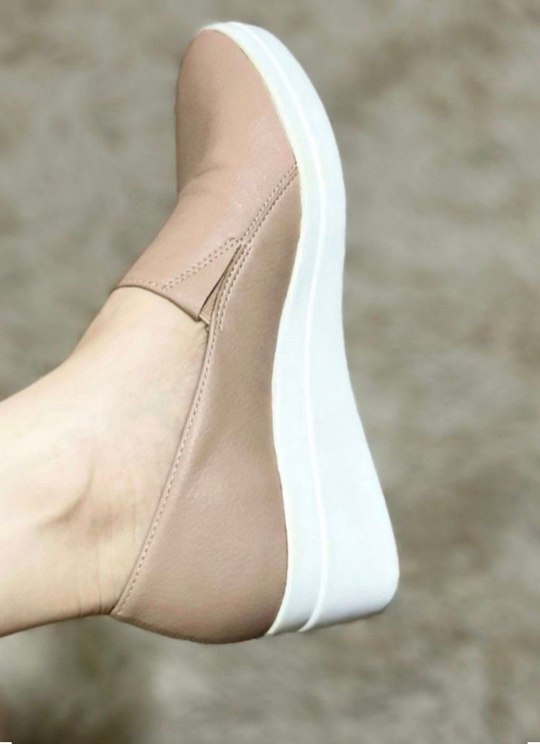 Naturalizer wedge sneakers top