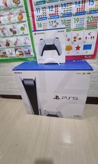 Playstation 5 Disc Edition w/ 2 controller