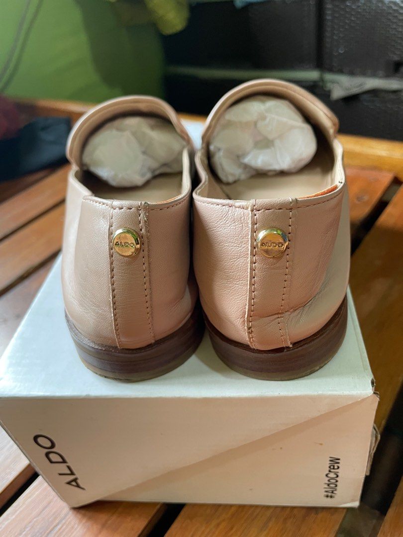 PRE LOVED WOMEN SHOES (Category: Loafers) located in Caloocan City. Submitted by mlin26 (Listing ID 1303979737, Image 3). Description: ORIG PRICE 3795 USED ONLY ONCE (Wedding) GOOD AS NEW RFS NEED FUNDS.