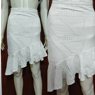 (S) White Eyelet ruffle skirt
