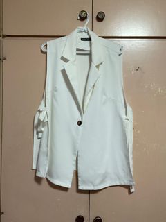 (Category: ) located in . Submitted by caufl.clothes (Listing ID 1304023469, Image 1). Description: .