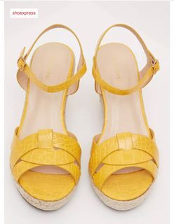 ShoeXpress yellow strappy wedge 4”heels