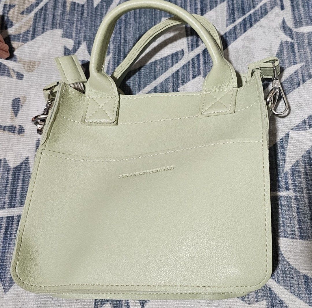 STRAIGHTFORWARD Crossbody Bag (Category: Cross-body Bags) located in Taguig. Submitted by bamberbee (Listing ID 1304048528, Image 2). Description: Straightforward crossbody bag Size : Mini.