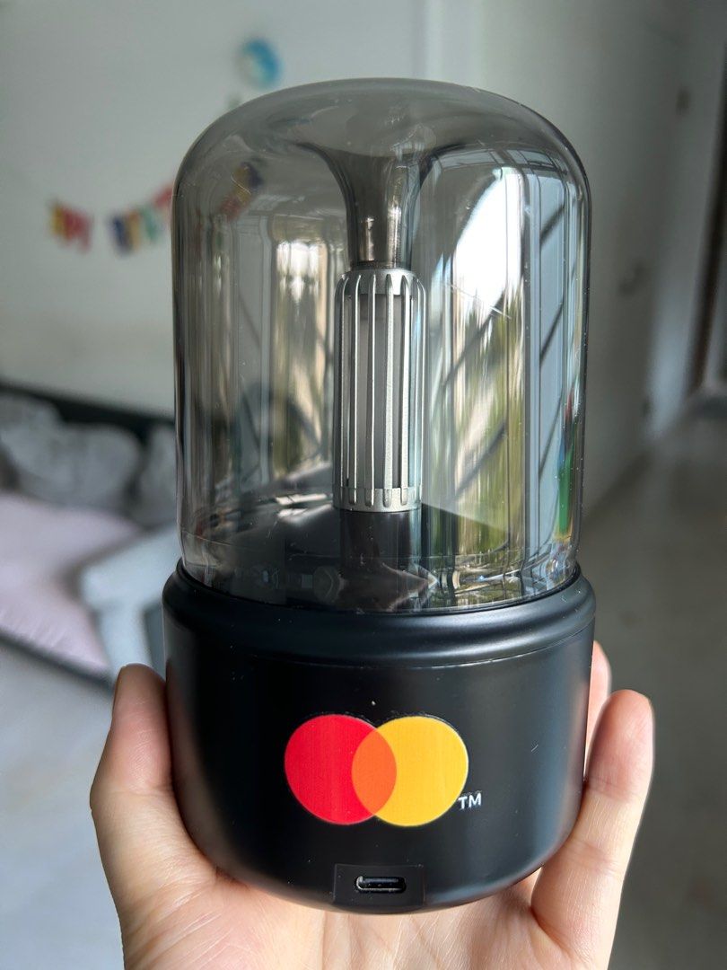 Table lamp with diffuser (Category: Home Fragrance) located in Singapore. Submitted by windwound (Listing ID 1303993302, Image 2). Description: .