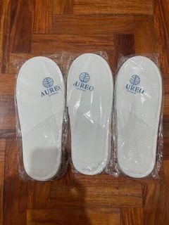 Thin hotel slippers