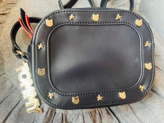 （分類：）位於 。 由 spendtoomuch 提交（商品編號 1304036052，圖片 1）。簡介： 。