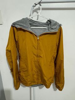 Uniqlo windbreaker jacket