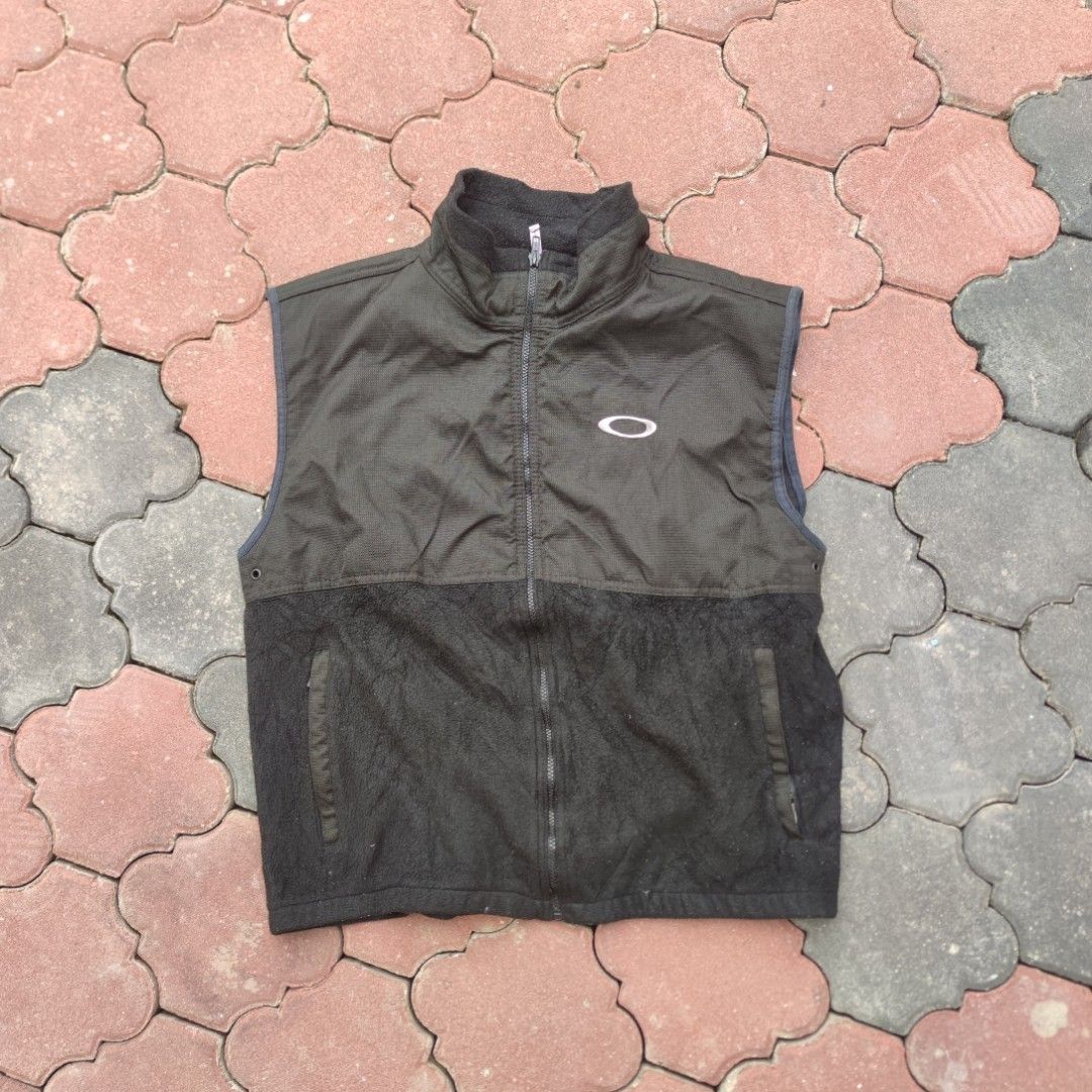90s oakley technical puffer vest Vintage Oakley Puffer Gilet