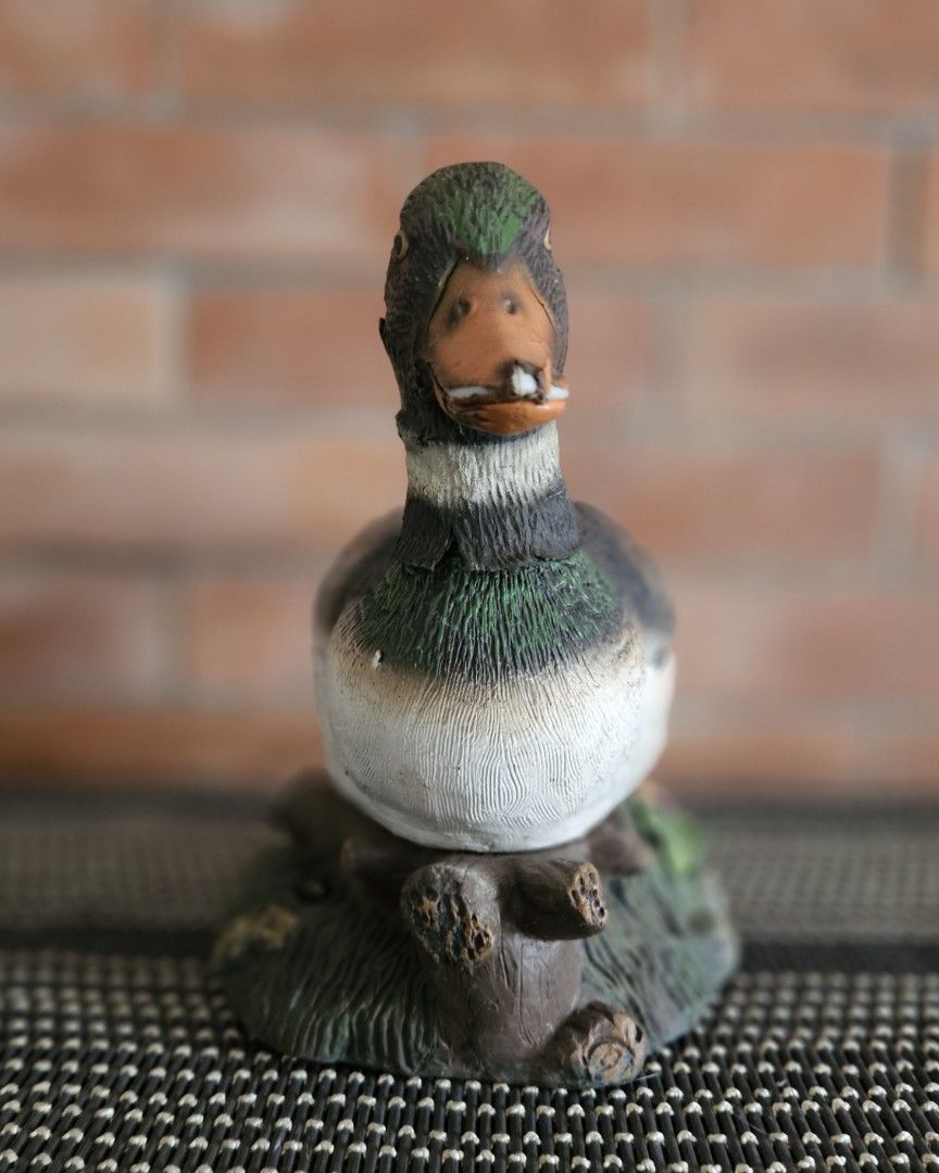 Vinyl Duck Display (Category: Figurines & Statues) located in Rizal. Submitted by cherry_garcia (Listing ID 1303972182, Image 2). Description: Vinyl Duck Display Price : Php 500 Mode of Payment : G-Cash/Paymaya Mode of Delivery : Lalamove/Grab/LBC Location : Filinvest East Marcos Highway Cainta, Rizal.