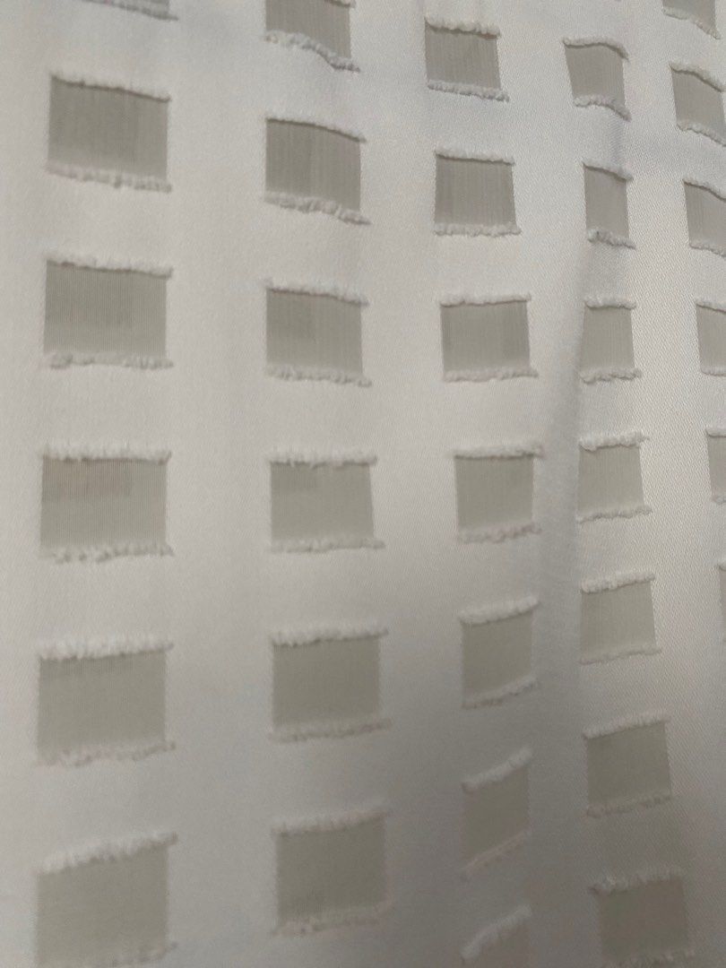 White Blouse (Category: Blouses) located in Quezon City. Submitted by inxshop (Listing ID 1304011779, Image 3). Description: No Brand RFS: decluttering Fits XS to M frames Pick-up/Rider fee c/o Buyer.