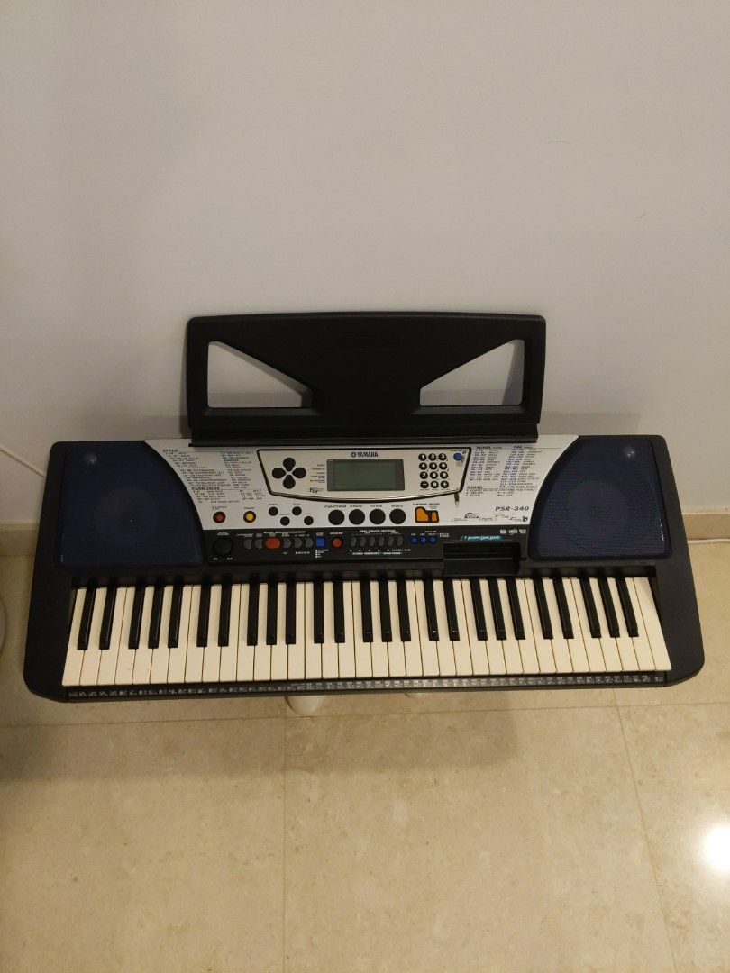YAMAHA PSR-340 Portable Keyboard, Hobbies & Toys, Musical