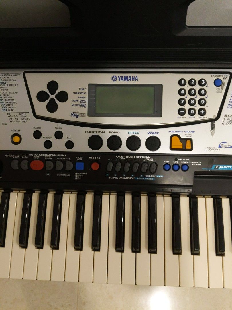 YAMAHA PSR-340 Portable Keyboard